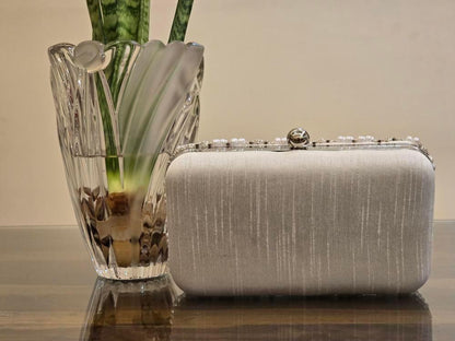 INAAYA PEARL CLUTCH