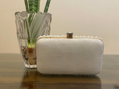 INAAYA PEARL CLUTCH